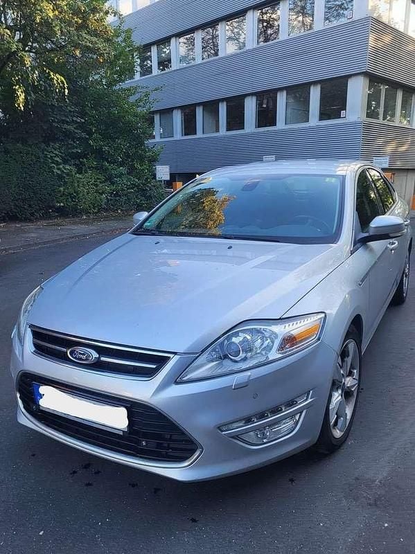Gebraucht Ford Mondeo Titanium 163 PS (119 kW) 2013 Silber Limousine