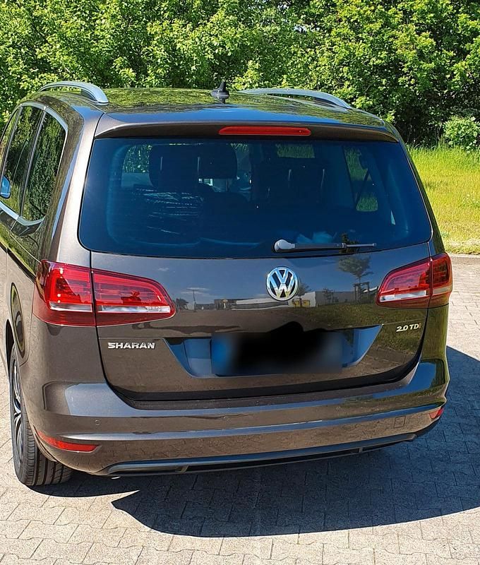 Second-hand VW Sharan 184 CP (135 kW) 2016 Maro Monovolum