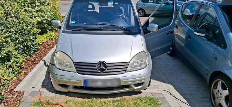 Silber Gebraucht 2004 Mercedes Vaneo Van / Kleinbus | 1.750 € (Guter Preis) - Bild 1/4