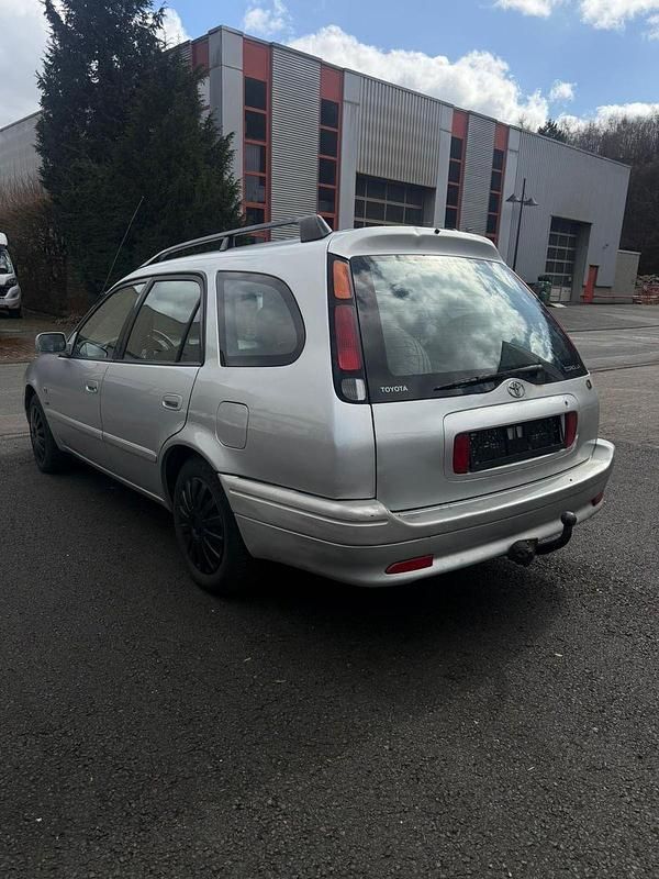 Gebraucht Toyota Corolla Sol 110 PS (80 kW) 2001 Silber Kombi