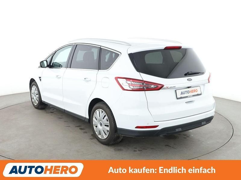 Gebraucht Ford S-MAX Titanium 160 PS (117 kW) 2017 Weiß Van / Kleinbus