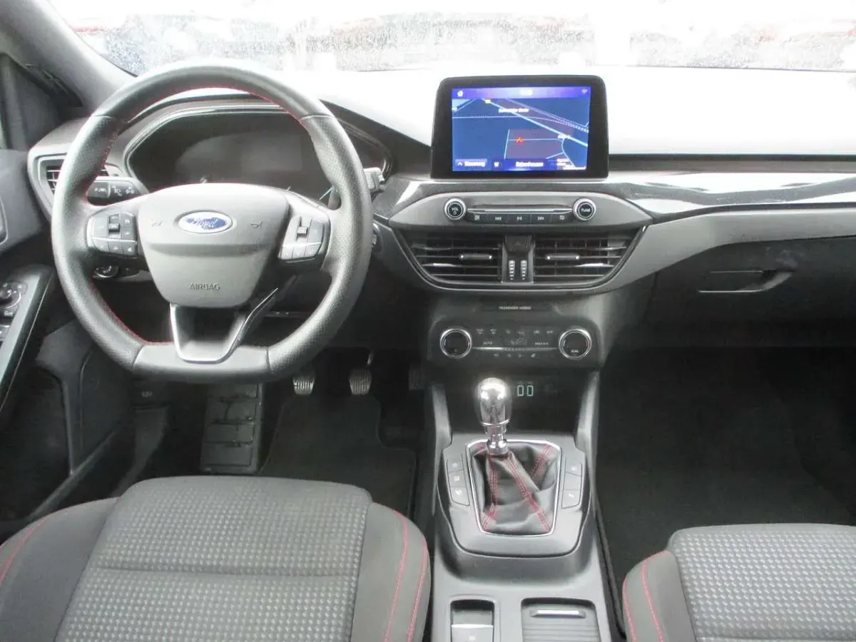 Gebraucht Ford Focus ST-Line 125 PS (91 kW) 2022 Silber Kombi