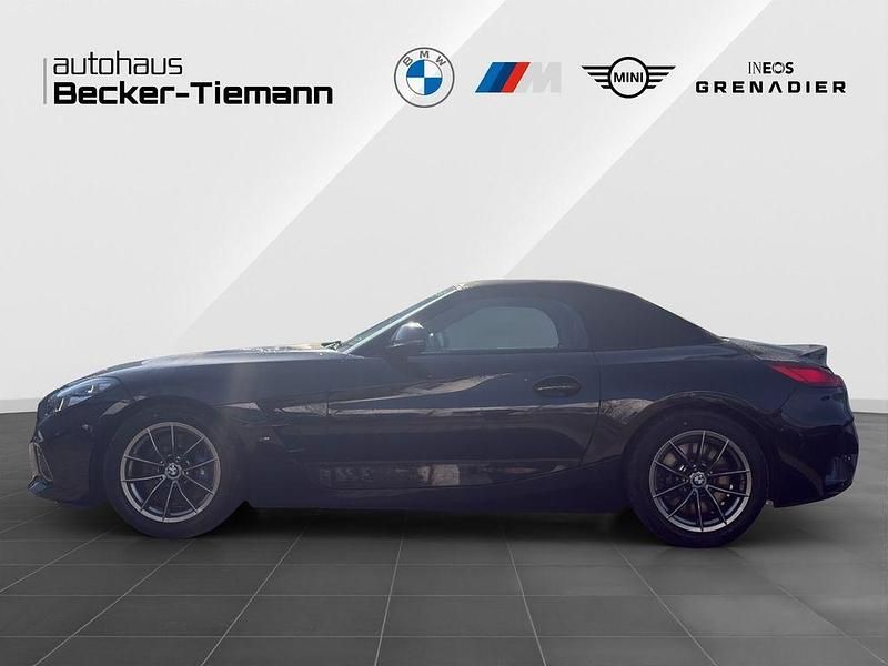 Gebraucht BMW Z4 Efficient Dynamics 197 PS (144 kW) 2025 Saphirschwarz Cabrio