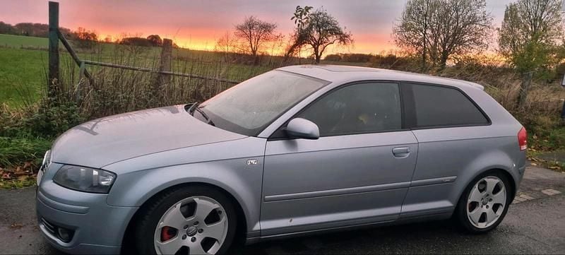 Grau Gebraucht 2005 Audi A3 S-Line Coupé | 3.780 € (Fairer Preis) - Bild 1/4