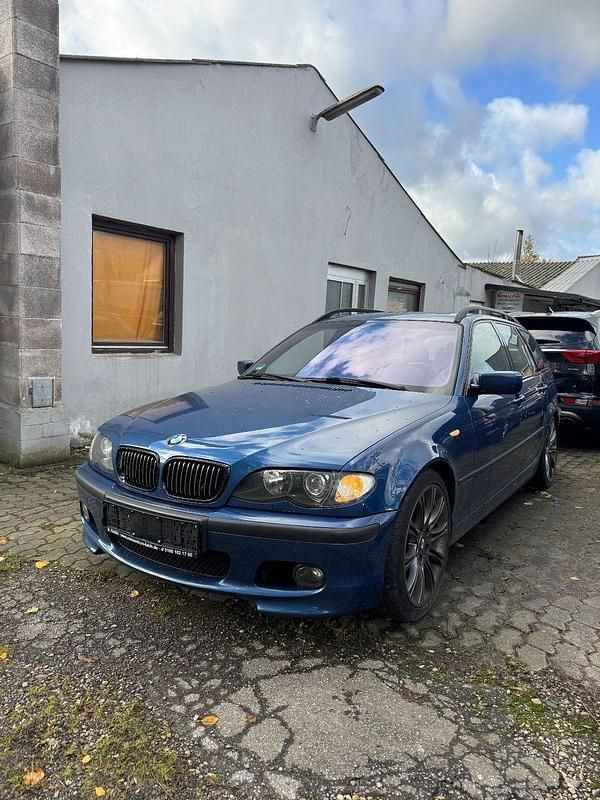 Blau Gebraucht 2002 BMW 320 M Sport Kombi | 2.700 € (Guter Preis) - Bild 1/4