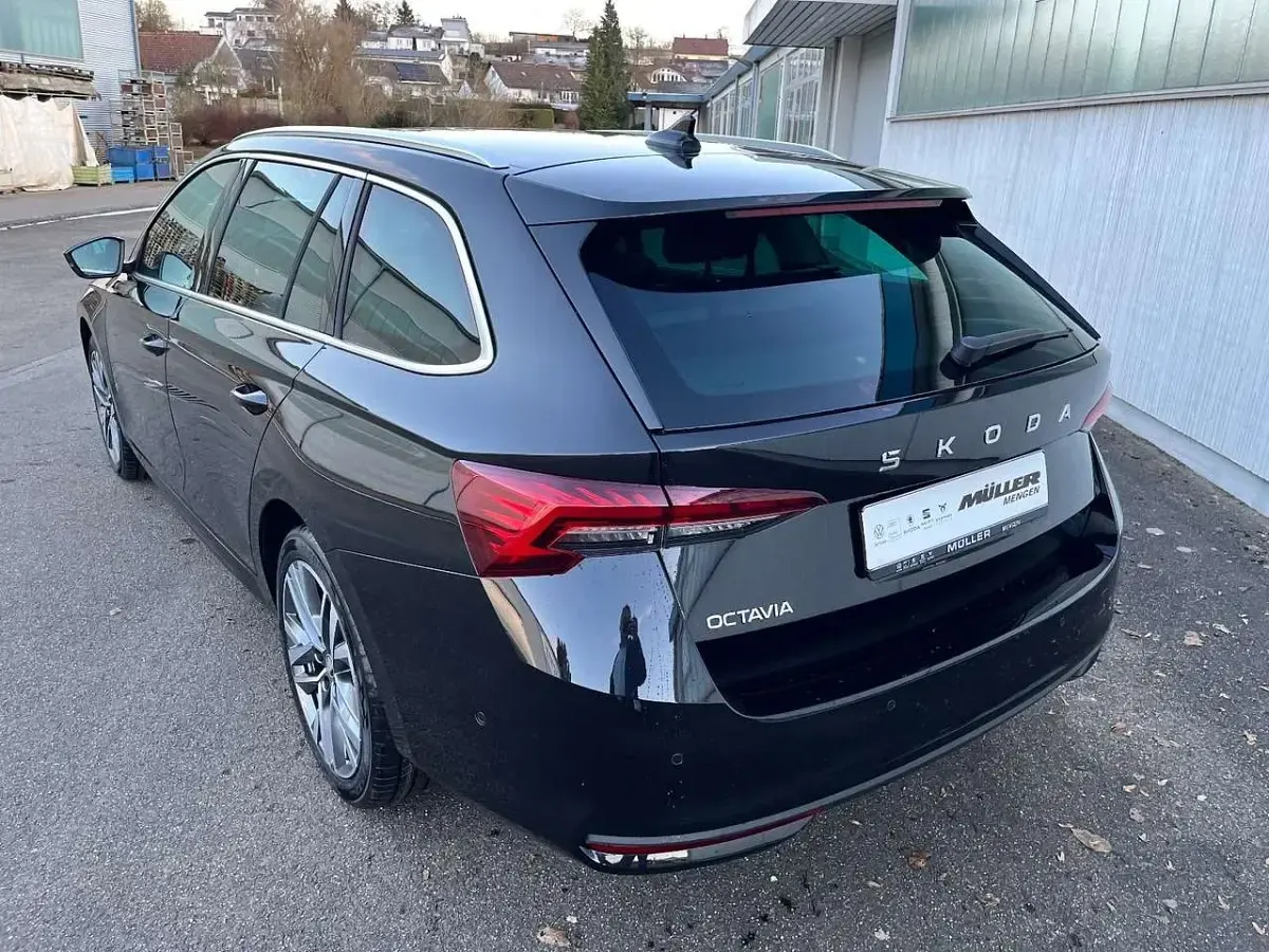 Gebraucht Skoda Octavia 150 PS (110 kW) 2025 Schwarz Kombi