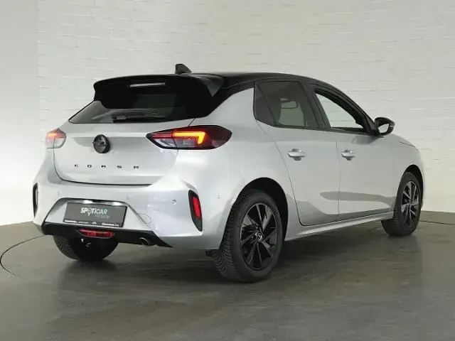 Gebraucht Opel Corsa 101 PS (74 kW) 2025 Kristall silber Kleinwagen