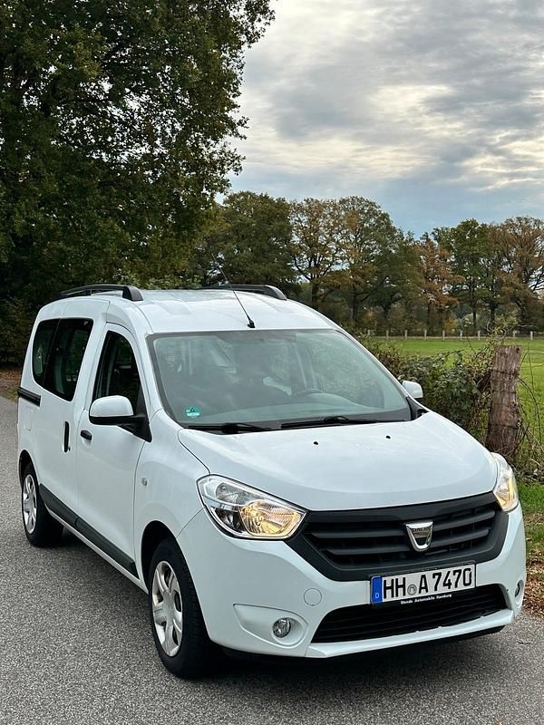 Weiß Gebraucht 2015 Dacia Dokker Van | 5.690 € (Superpreis) - Bild 1/4