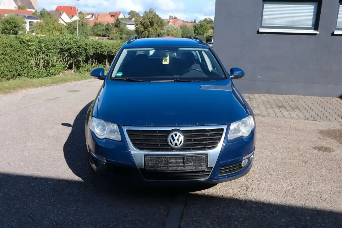 Second-hand VW Passat Comfortline 140 CP (102 kW) 2009 Albastru Break
