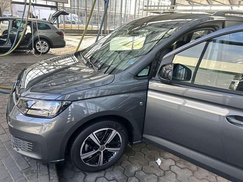 Gebraucht VW Caddy Dark Label 122 PS (89 kW) 2022 Grau Van / Kleinbus