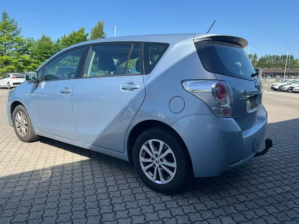 Gebraucht Toyota Verso 147 PS (108 kW) 2012 Blau Van / Kleinbus