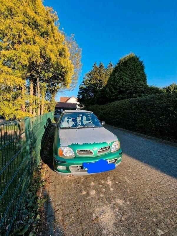 Grün Gebraucht 2002 Nissan Micra Kleinwagen | 1.300 € - Bild 1/4