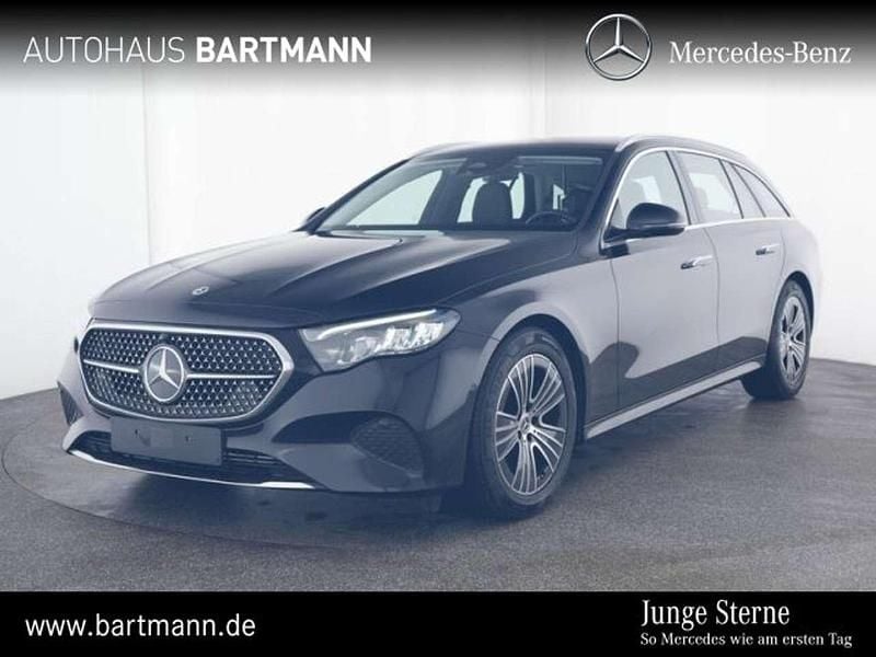 Lack obsidianschwarz Gebraucht 2024 Mercedes E220 Avantgarde Kombi | 49.900 € (Fairer Preis) - Bild 1/4