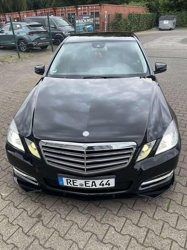 Gebraucht Mercedes E200 Avantgarde 136 PS (100 kW) 2011 Limousine