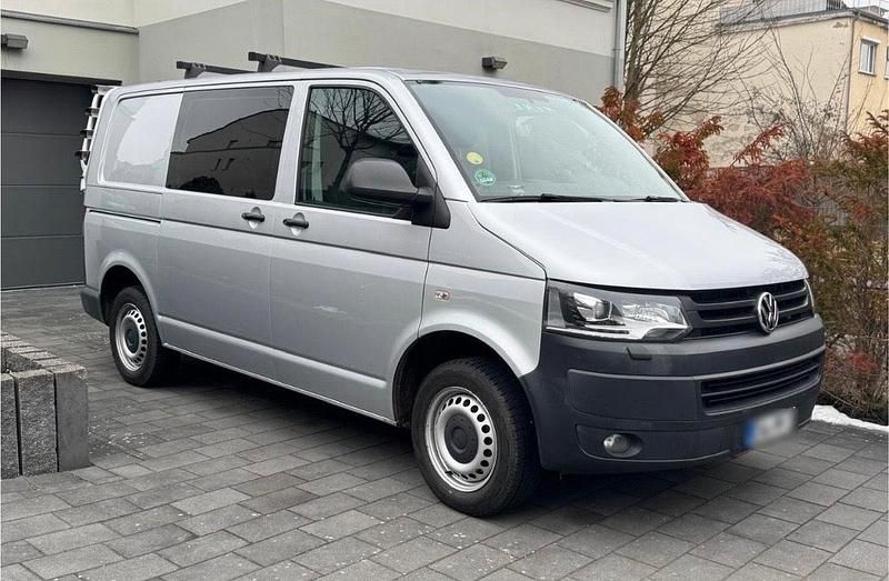 Gebraucht VW Transporter 140 PS (102 kW) 2014 Silber Van
