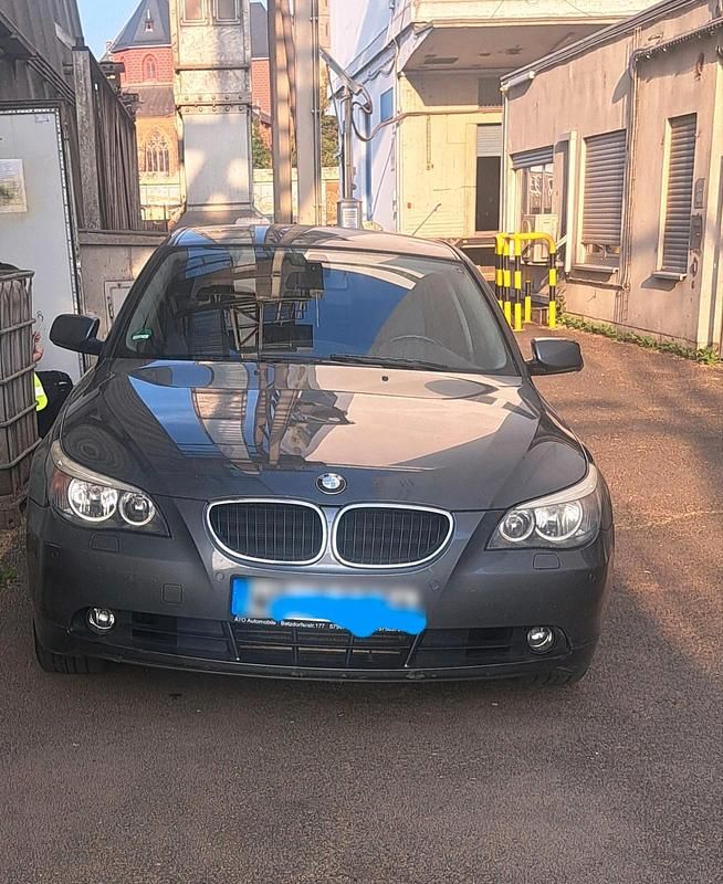Grau Gebraucht 2004 BMW 525 Limousine | 3.500 € (Superpreis) - Bild 1/4