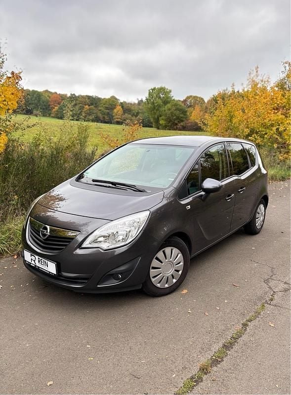 Grau Gebraucht 2011 Opel Meriva Van / Kleinbus | 3.990 € (Guter Preis) - Bild 1/4