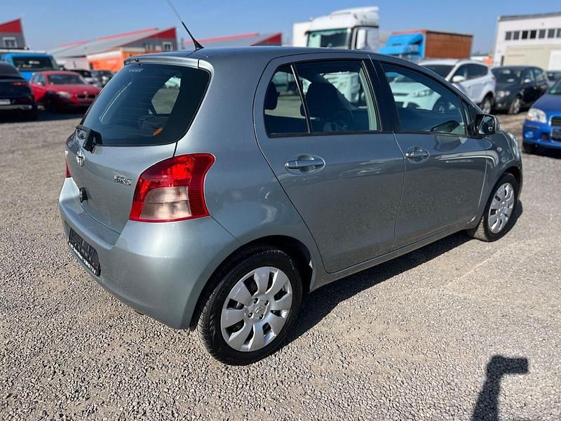 Gebraucht Toyota Yaris Sol 87 PS (63 kW) 2006 Silber Kleinwagen