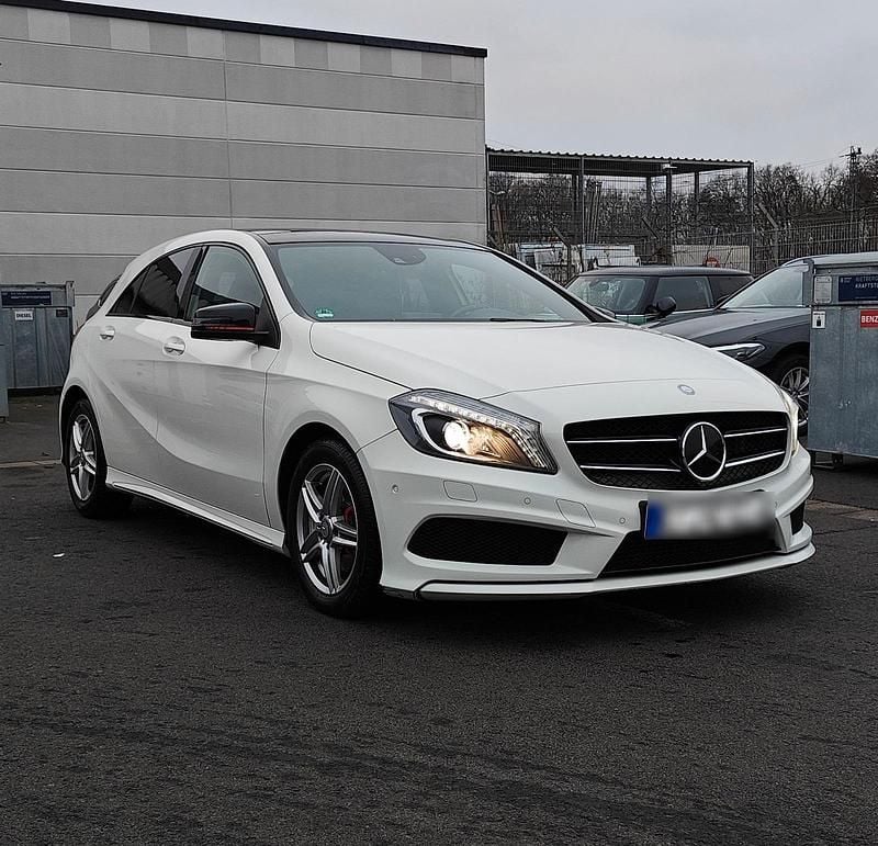 Weiß Gebraucht 2014 Mercedes A200 AMG line Limousine | 15.500 € - Bild 1/4