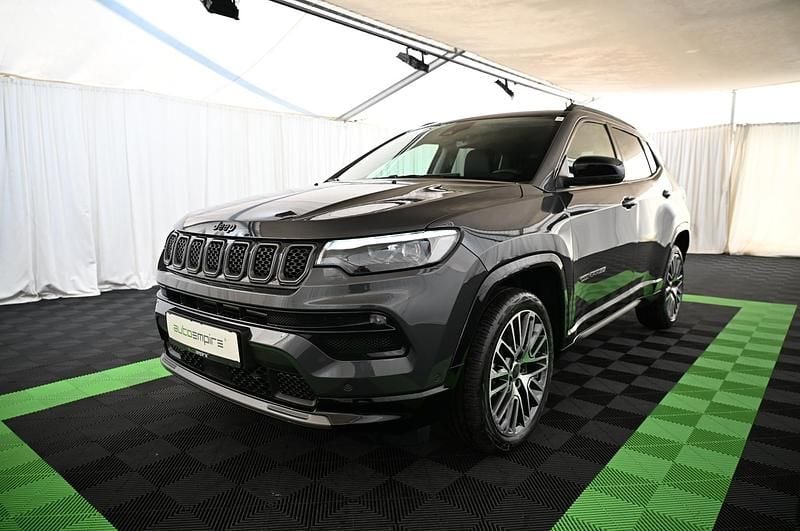 Gebraucht Jeep Compass Summit 131 PS (96 kW) 2025 Grau SUV