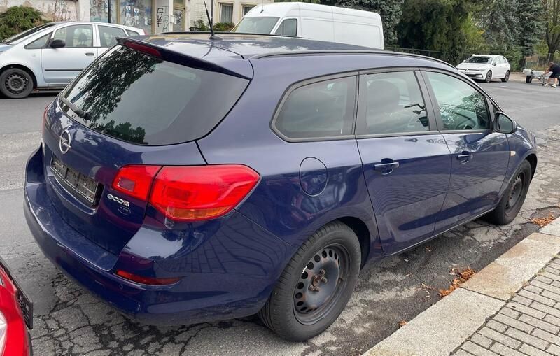 Gebraucht Opel Astra 100 PS (73 kW) 2011 Blau Kombi