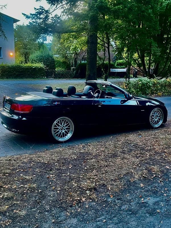 Schwarz Gebraucht 2007 BMW 330 Cabriolet Cabrio | 9.500 € (Fairer Preis) - Bild 1/4