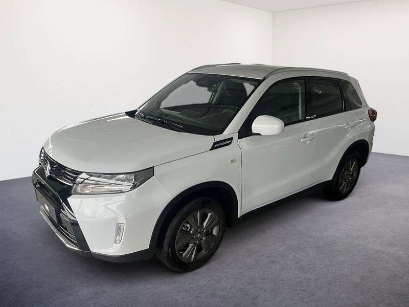 Savannah ivory metallic / cosm Gebraucht 2024 Suzuki Vitara Comfort SUV | 24.990 € (Fairer Preis) - Bild 1/4