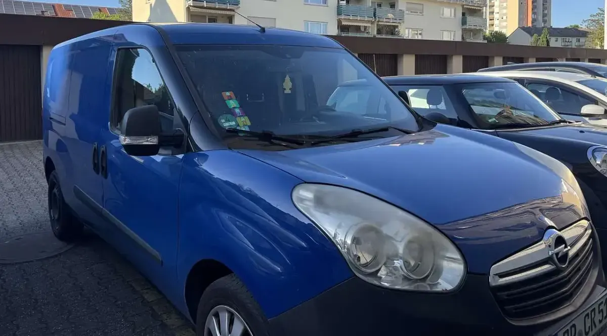 Usata Opel Combo 90 CV (66 kW) 2013 Blu Monovolume