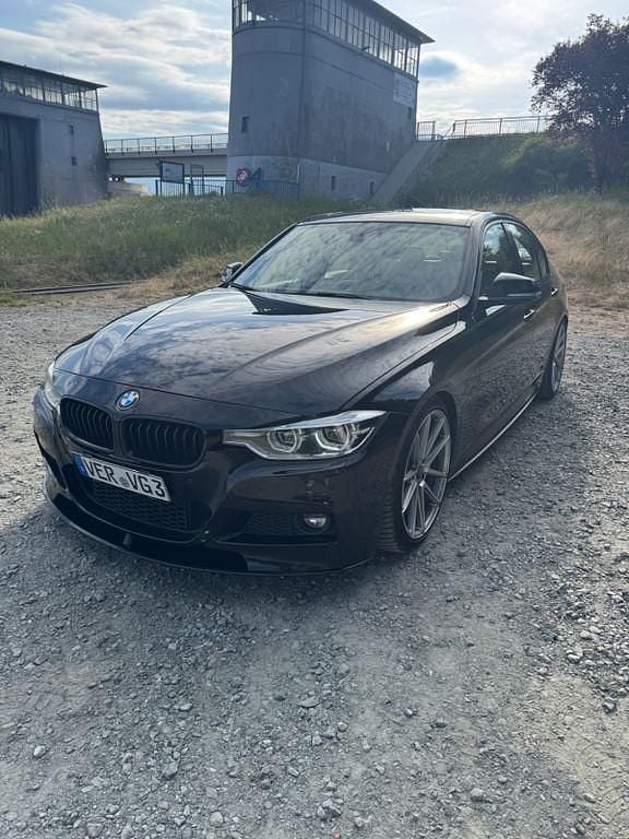 Schwarz Gebraucht 2017 BMW 330 M Sport Limousine | 16.990 € (Superpreis) - Bild 1/4