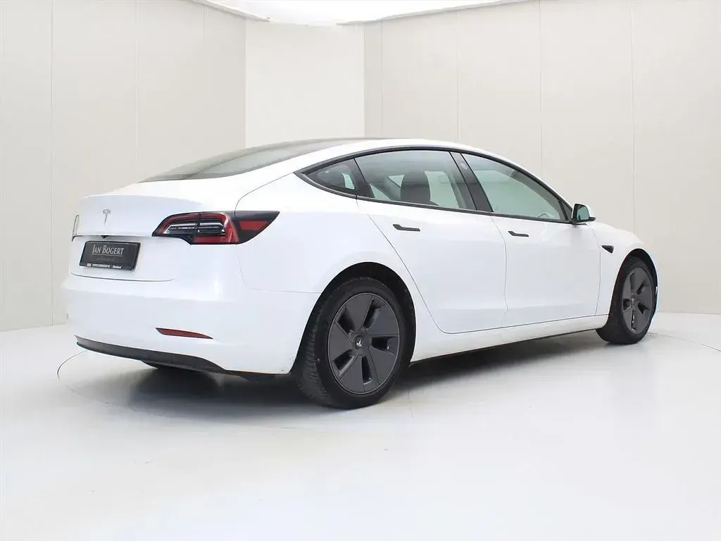 Gebraucht Tesla Model 3 Standard Range 225 kW (306 PS) 2022 Weiß Limousine