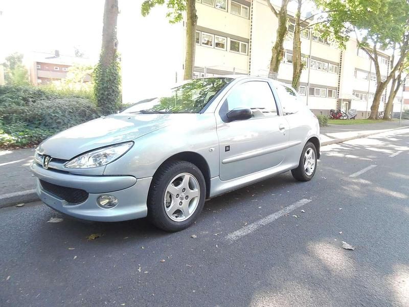 Blau Gebraucht 2006 Peugeot 206 Limousine | 2.800 € (Teuer) - Bild 1/4