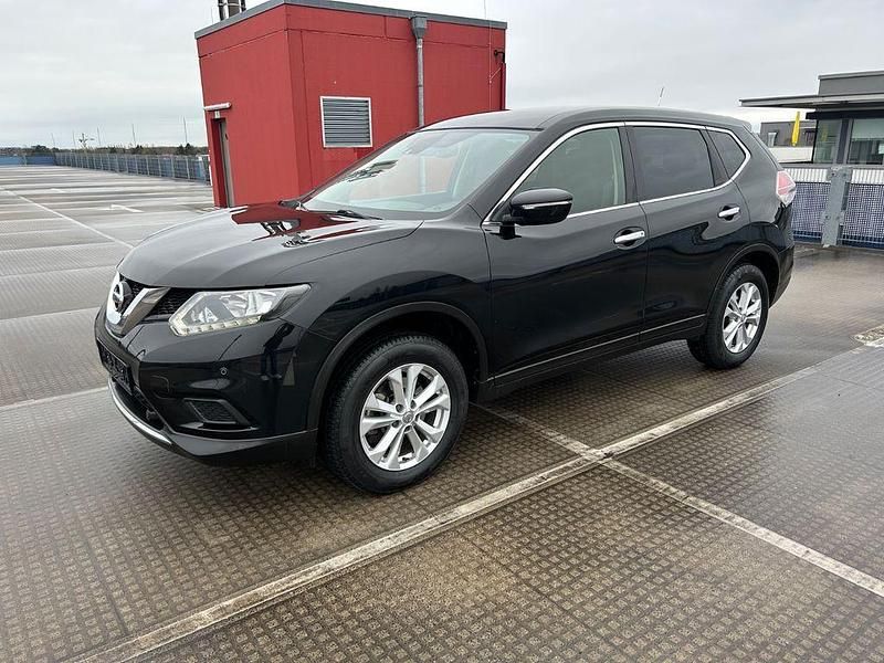 Gebraucht Nissan X-Trail Visia 131 PS (96 kW) 2015 Schwarz SUV
