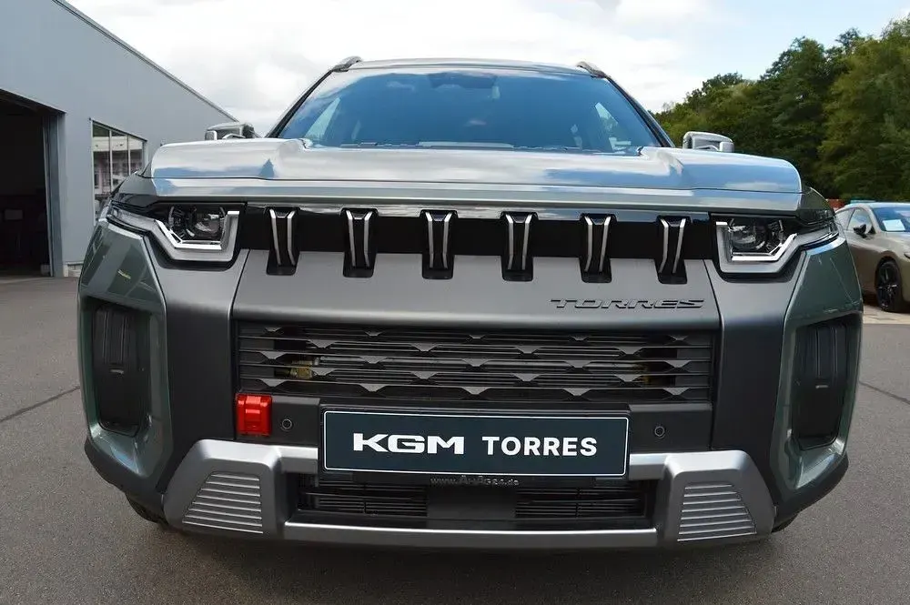 Neu KGM Torres 204 PS (150 kW) 2026 Grün SUV