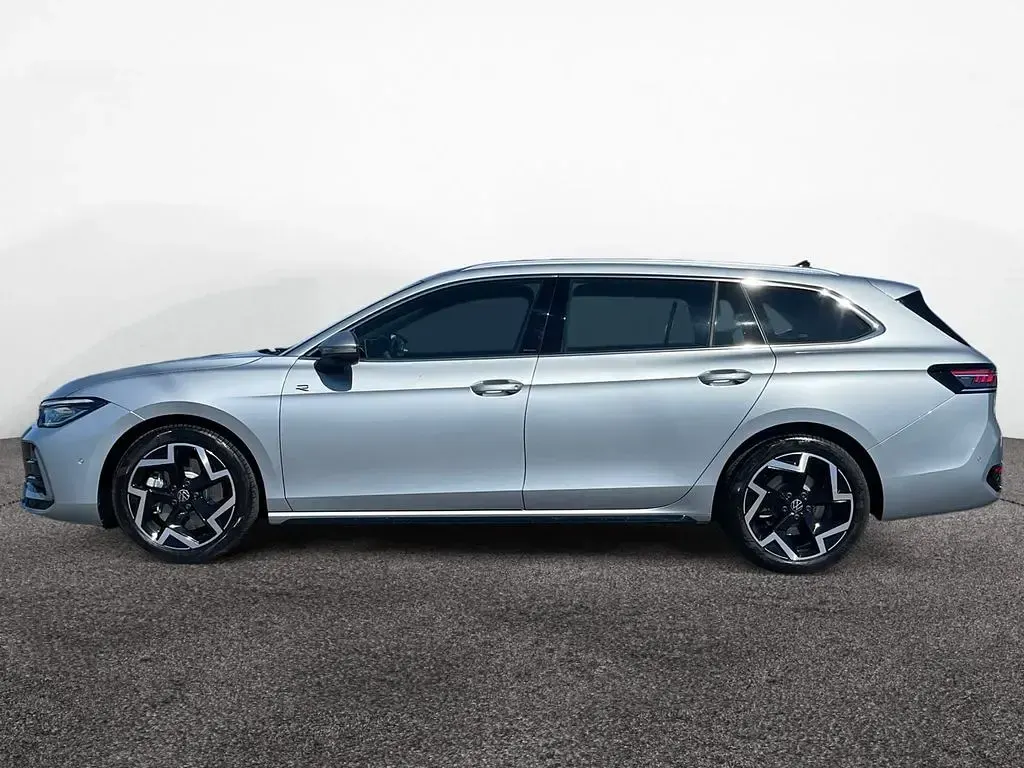 Ny VW Passat R-line 193 HK (141 kW) 2026 Sølv Stationcar