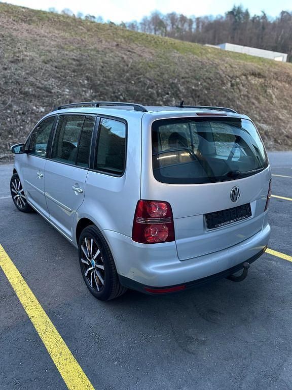 Gebraucht VW Touran 140 PS (102 kW) 2010 Grau Van / Kleinbus