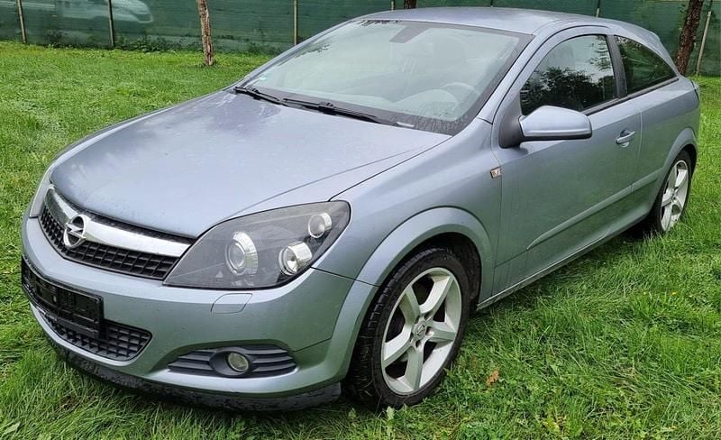 Grau Gebraucht 2008 Opel Astra GTC Limousine | 1.290 € (Superpreis) - Bild 1/4