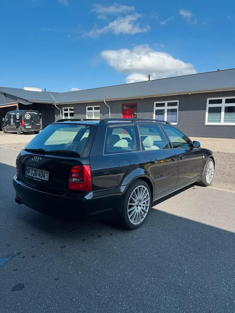 Occasion Audi S4 Competition 265 ch (194 kW) 2000 Noir Break