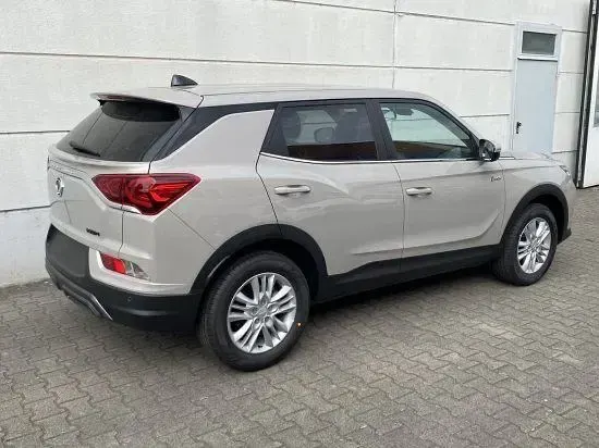 Neu SsangYong Korando 163 PS (119 kW) 2026 Latte greige met. ebl SUV
