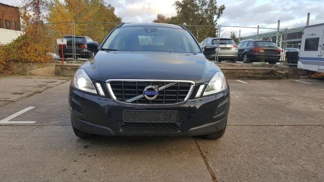 Gebraucht Volvo XC60 Momentum 222 PS (163 kW) 2012 Schwarz metallic SUV
