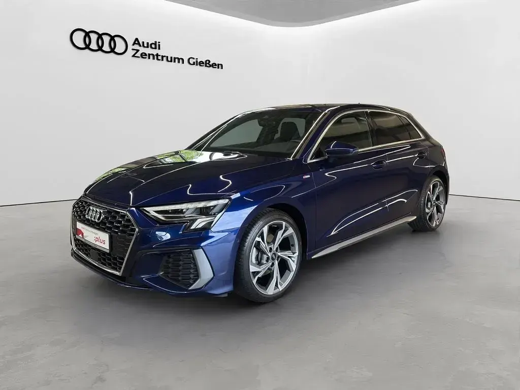 Gebraucht Audi A3 S-Line 150 PS (110 kW) 2023 Navarrablau metallic Limousine