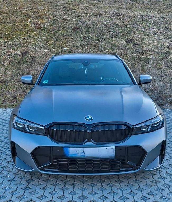 Gebraucht BMW 330 Performance 286 PS (210 kW) 2023 Grau Kombi