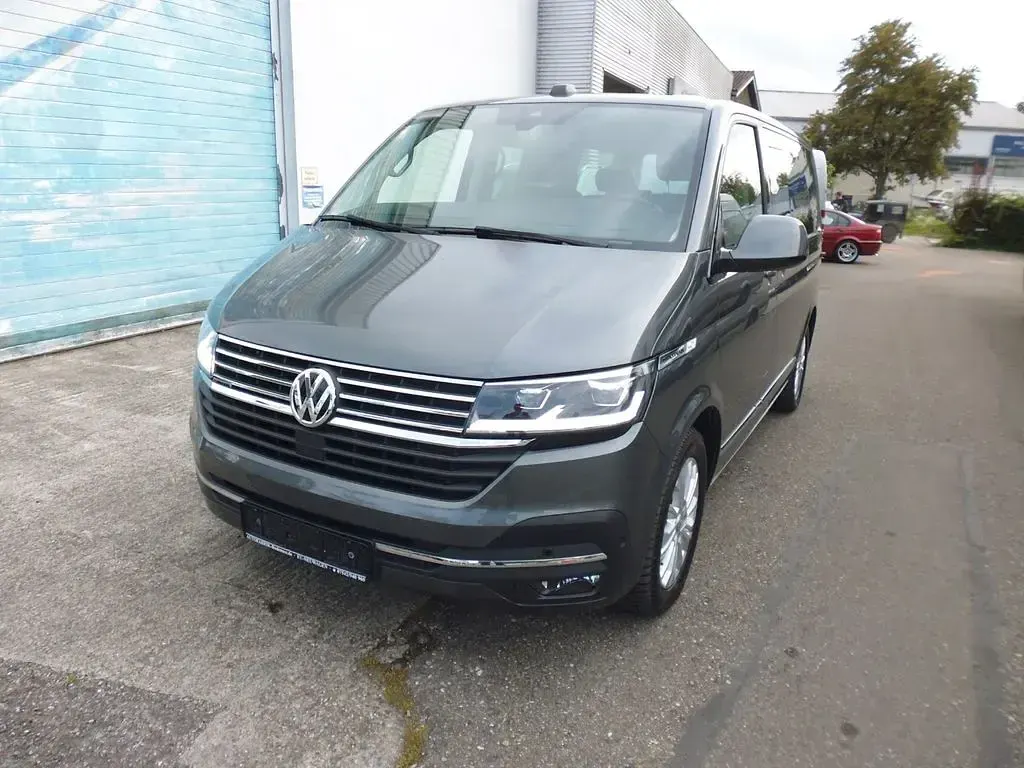 Gebraucht VW Multivan Highline 204 PS (150 kW) 2021 Grau Van / Kleinbus