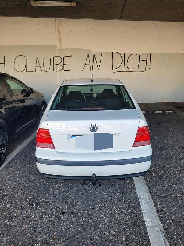 Gebraucht VW Bora 102 PS (75 kW) 2003 Weiß Limousine