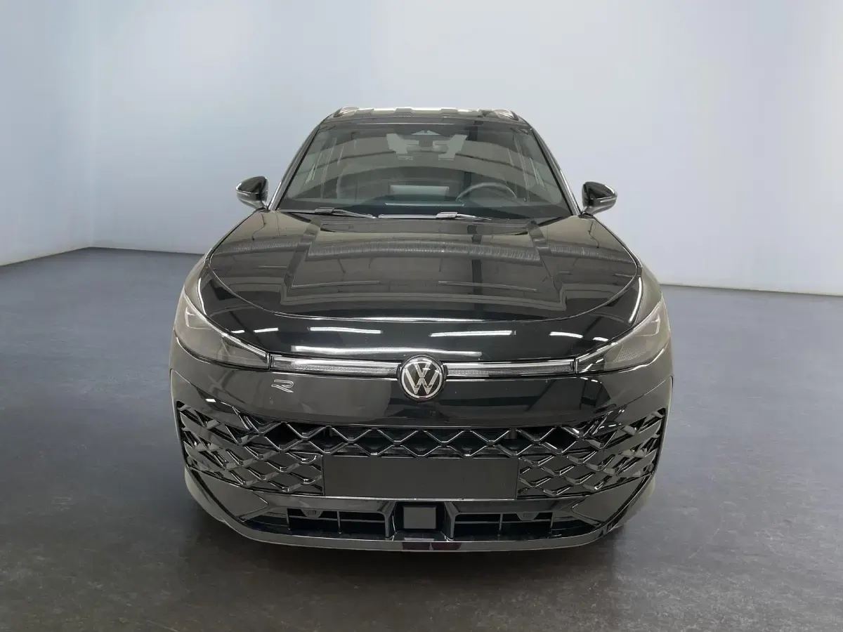 Neu VW T-Roc R-line 150 PS (110 kW) 2026 0e  grenadilla black met. SUV