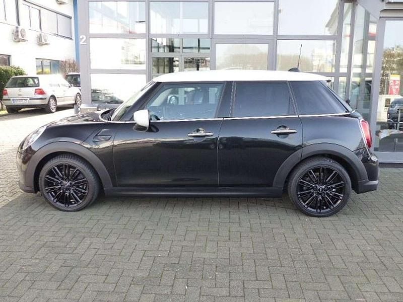 Gebraucht Mini Cooper Classic 136 PS (100 kW) 2023 Midnight black ii Kleinwagen