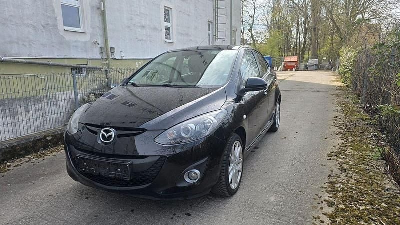 Gebraucht Mazda 2 Inclusive 102 PS (75 kW) 2012 Schwarz Kleinwagen