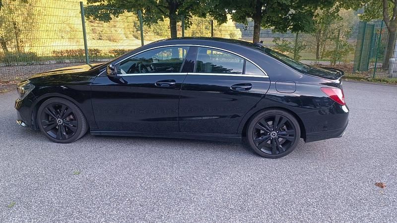 Gebraucht Mercedes CLA200 156 PS (114 kW) 2017 Schwarz Limousine