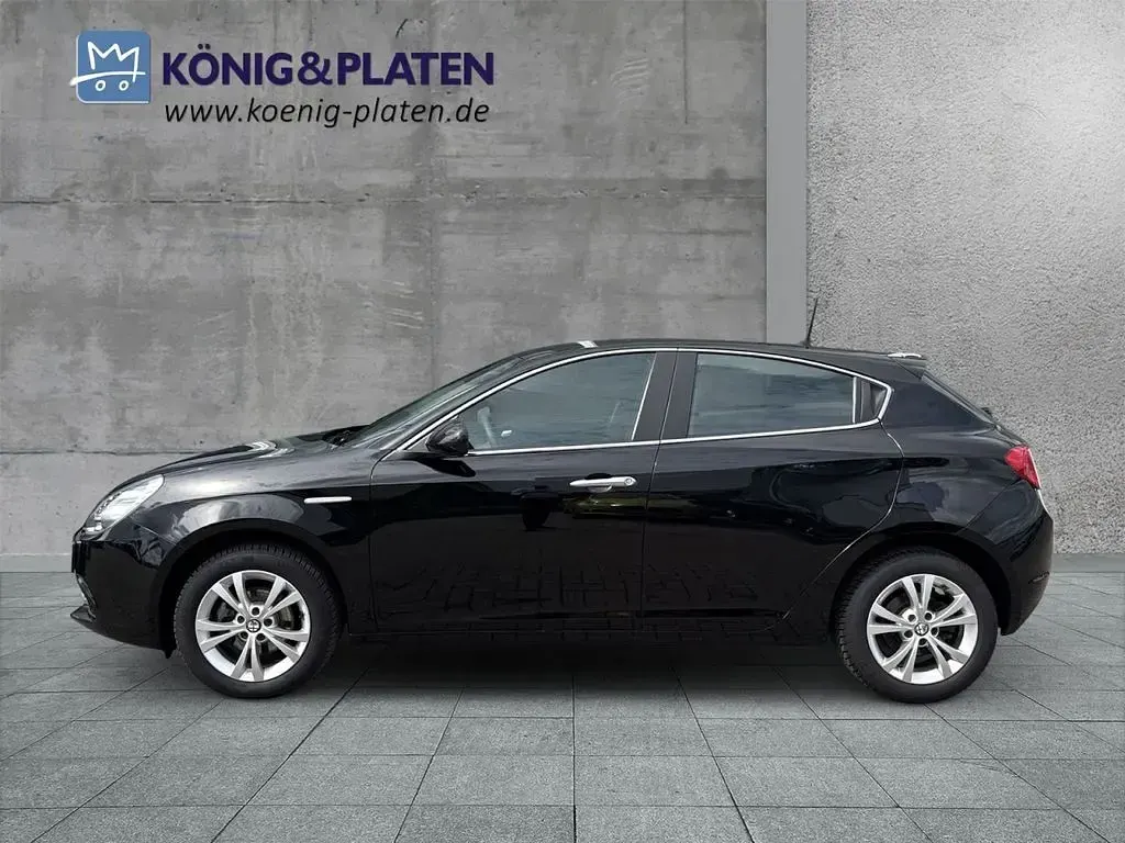 Gebraucht Alfa Romeo Giulietta Super 120 PS (88 kW) 2018 Colore esterno alfa schwarz Kleinwagen