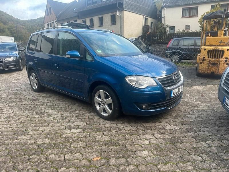 Blau Gebraucht 2009 VW Touran Van / Kleinbus | 4.999 € (Etwas zu teuer) - Bild 1/4