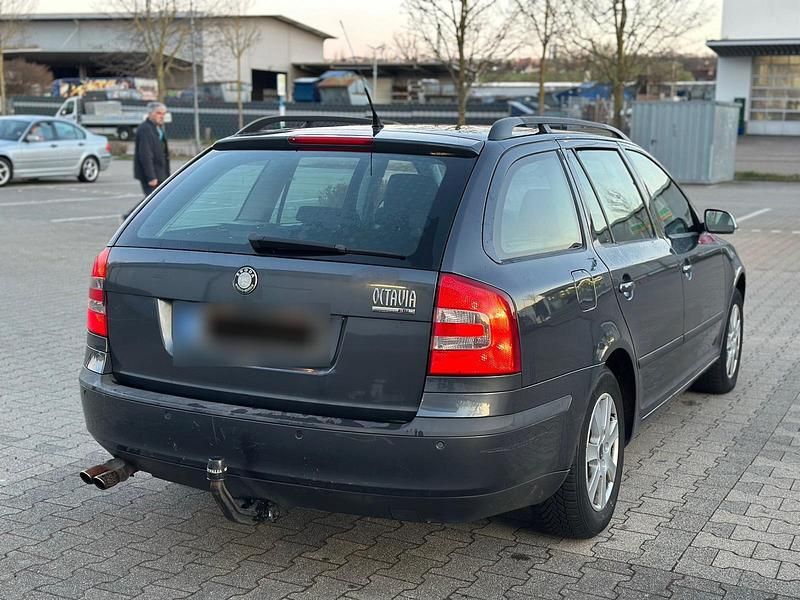 Gebraucht Skoda Octavia 105 PS (77 kW) 2008 Grau Kombi